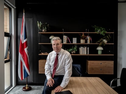 Keir Starmer, retratado en su despacho del Partido Laborista en Londres el pasado mes de mayo.