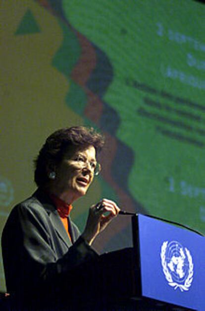 Mary Robinson, alto comisionada de la ONU para los derechos humanos, durante la conferencia inaugural del tercer día de la conferencia de Durban.