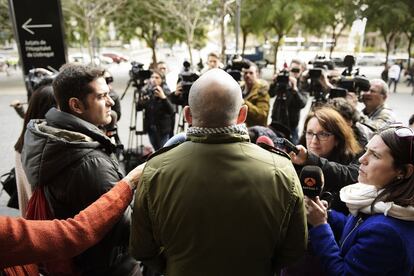 El padre del exalumne que ha destapado el caso este sábado al juzgado.