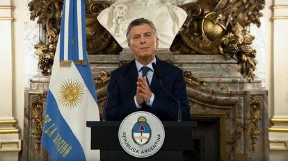 O presidente da Argentina, Mauricio Macri, anuncia o ajuste econômico