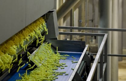 La empresa solo utiliza aceite de girasol para freir las patatas desde el año 2001.