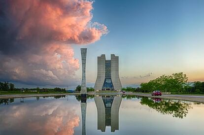 En el Fermilab de Batavia, cerca de Chicago (EE UU) está instalado el segundo acelerador de partículas más potente del mundo, el Tevatrón.