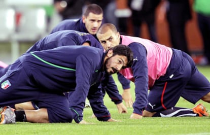 Gattuso y Cannavaro, ayer en el entrenamiento de Italia en el Green Point de Ciudad del Cabo.