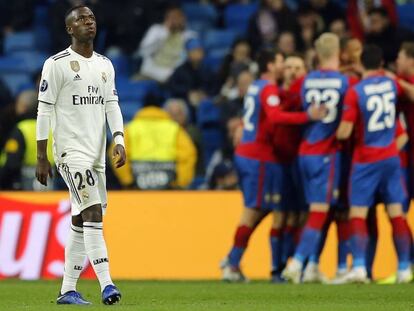 Vinicius Junior foi titular, mas não conseguiu evitar a derrota do Real Madrid.