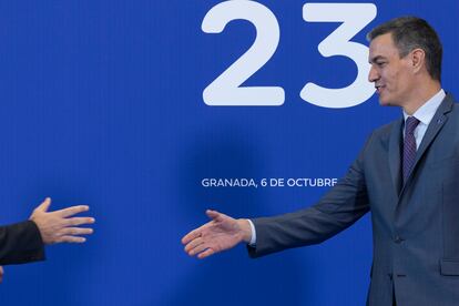 El presidente del Gobierno en funciones, Pedro Sánchez, antes de la reunión informal del Consejo Europeo de la UE en Granada, este viernes.