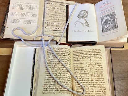 Códice original del Arte Cisoria (abajo) y primera y segunda edición de la obra juntas. J.C. CAPEL