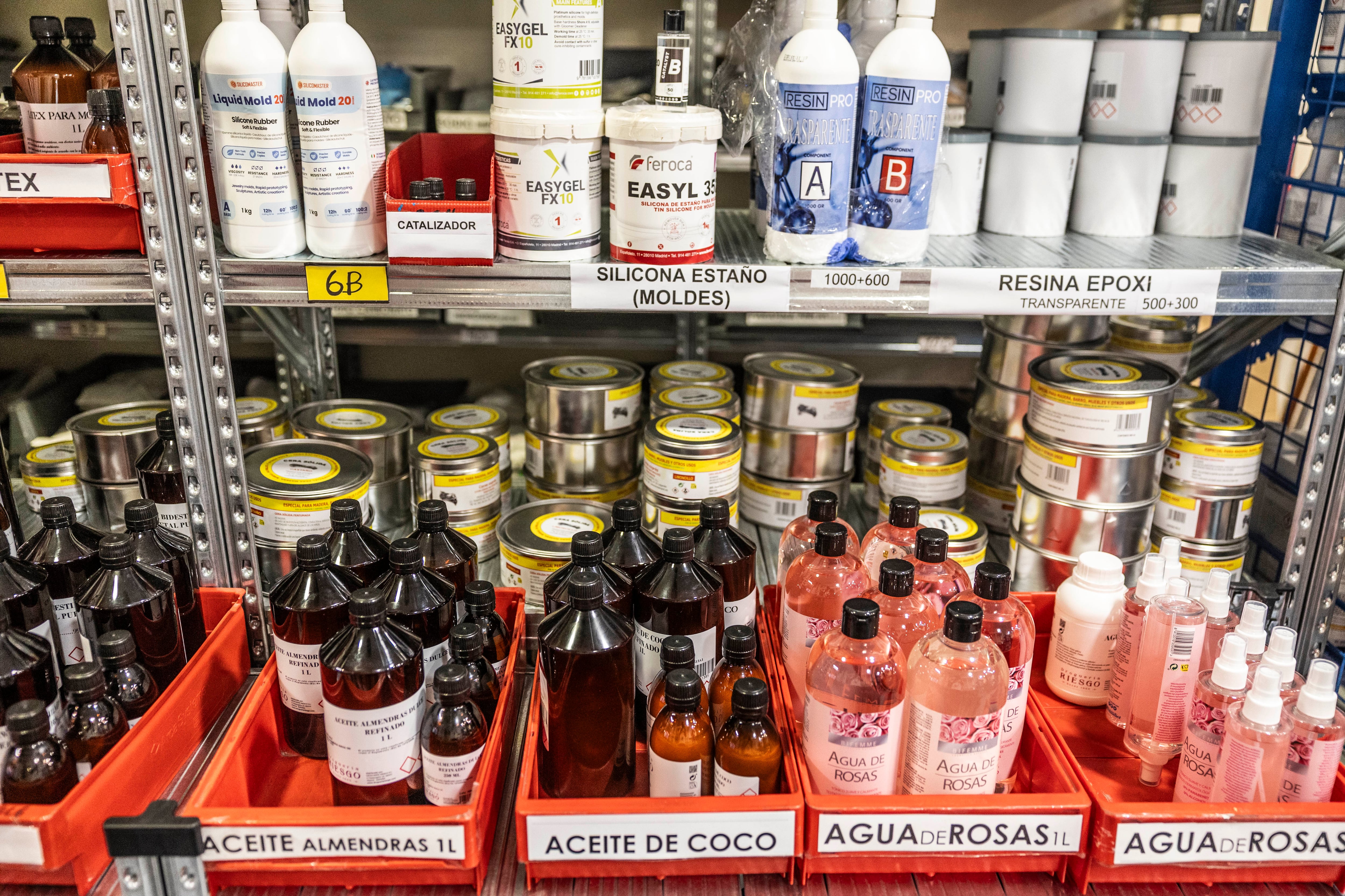 Almacén de la Droguería Riesgo de Madrid.