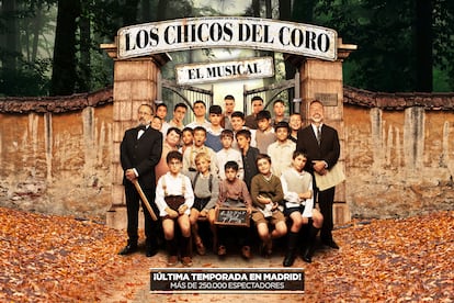 Cartel promocional de 'Los chicos del coro, El Musical' en el Teatro La Latina.