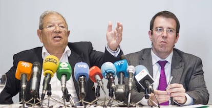 Arnaldo Fernández y Rafael Prieto, este martes en Sevilla.