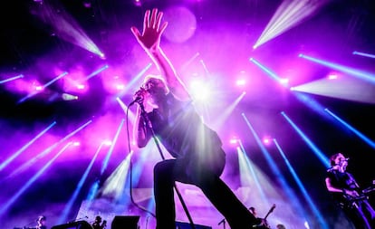 Matt Berninger, cantante de The National, durante un concierto del grupo en Milán en 2018. 