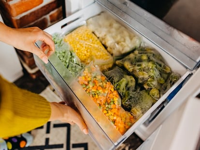 Congelar los alimentos permite mantenerlos más tiempo en buen estado. GETTY IMAGES.
