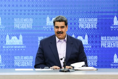 El presidente de Venezuela, Nicolás Maduro, durante una locución desde el Palacio de Miraflores en Caracas (Venezuela).