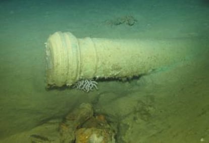 A cannon from Nuestra Señora de las Mercedes found during an excavation.