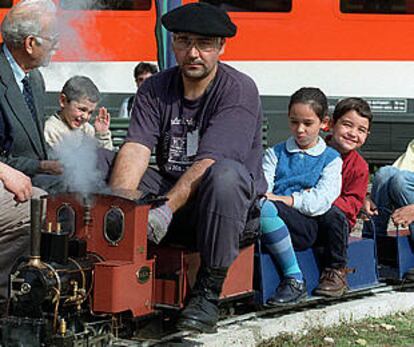 Tren de vapor de cinco pulgadas que se puso en marcha durante la jornada de puertas abiertas en el Museo del Ferrocarril.