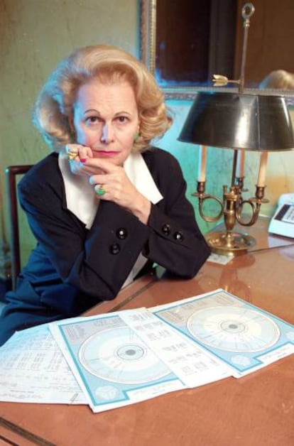 La astróloga Joan Quigley, asesora de los Reagan, fotografiada en 1990 en su casa de San Francisco.