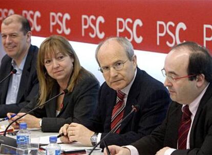 José Zaragoza, Manuela de Madre, el primer secretario del PSC, José Montilla, y Miquel Iceta en la ejecutiva de ayer.