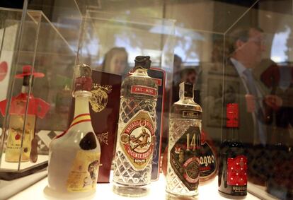 El sector de las bebidas es uno de los más representados en la exposición, con la presencia de marcas como Osborne o Tío Pepe.