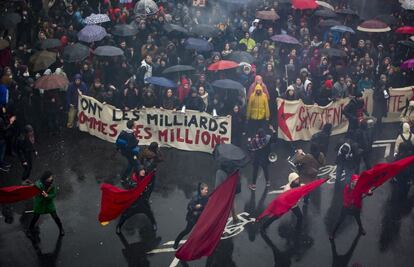 Manifestaci&oacute;n en Par&iacute;s contra la reforma laboral del Gobierno socialista franc&eacute;s, el 31 de marzo de 2016.