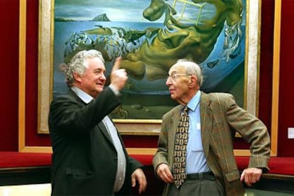 Jorge Wagensberg, a la izquierda, y el catedrático de matemáticas P. T. Landsberg.