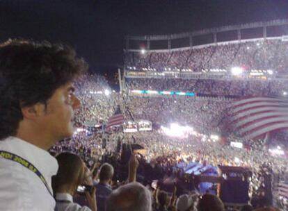 El diputado del PP, Jorge Moragas, en el Invesco Field.