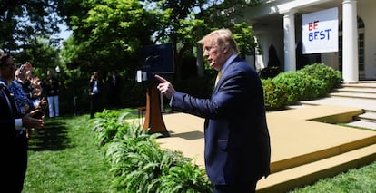 El presidente de EE UU, Donald Trump, en el jard&iacute;n de la Casa Blanca, en Washington.