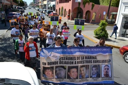 Los familiares de los desaparecidos en Nuevo Laredo en 2013.