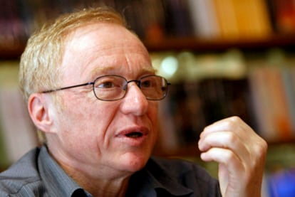 El escritor israelí David Grossman, autor de 'La vida Entera', entre los premios terenci Moix 2011.