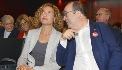 La ministra Meritxell Batet y el líder del PSC, Miquel Iceta en el acto de Federalistes