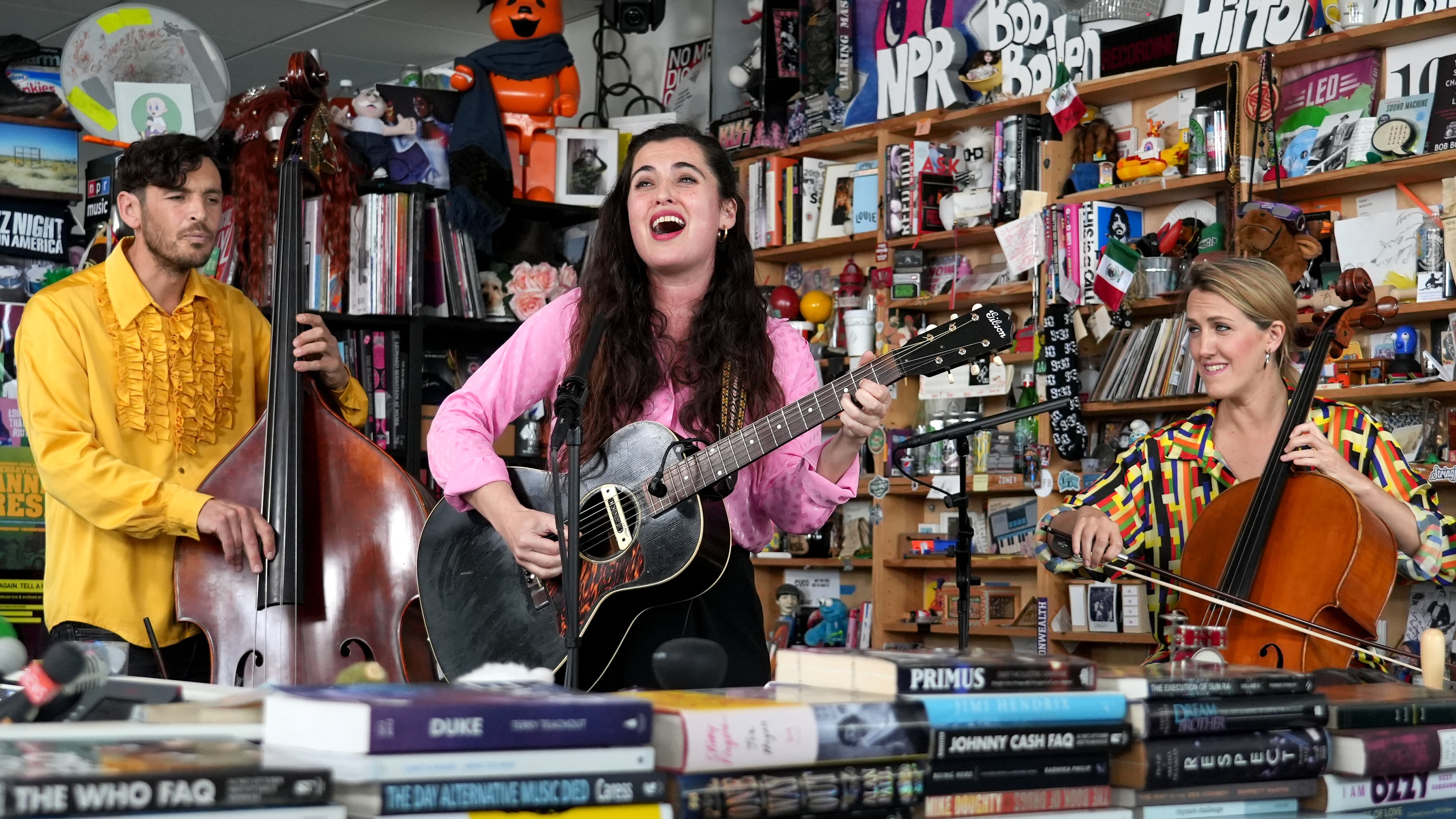 Un día en el escenario pequeño más grande del mundo: así se graba un concierto Tiny Desk 