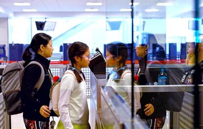 Controles de biometría facial en el aeropuerto de Dulles (EE UU)