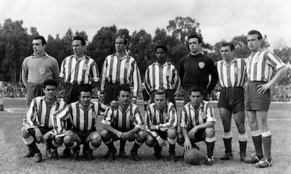 Alineación del Atlético de Tetuán en su choque contra el Atlético de Bilbao (1-2) en partido de Liga de Primera División el 24/2/1952, en el Estadio Varela de Tetuán). Arriba: Pachón, Martí-Gimeno, Castillo, Chicha, Hurtado, Seisdedos, Patricio. Abajo: Alarcón, Julián, Sevilla, Moreno y Jaco Zafrani.