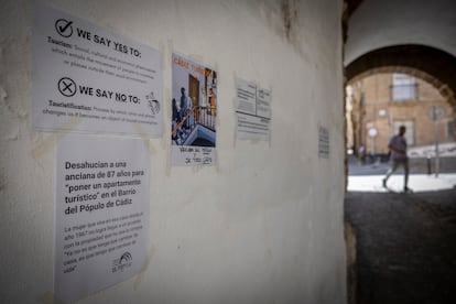 The neighborhood of El Pópulo in Cádiz, up in arms against mass tourism, evictions and vacation rentals. 