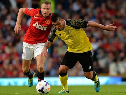 Medel, durante el amistoso ante el United.