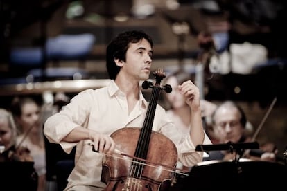 El violonchelista francés Jean-Guihen Queyras, durante un concierto.