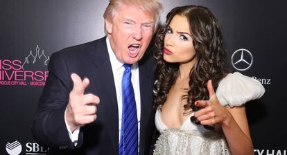 Donald Trump con Miss Universo 2012, Olivia Culpo, en el concurso de belleza de 2013 celebrado en Moscú.
