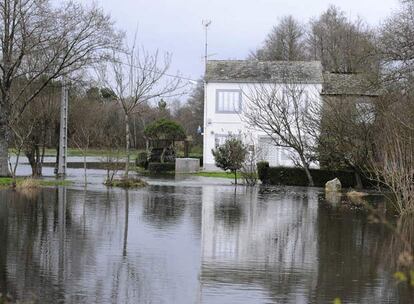 Inundaciones a causa del temporal en la localidad lucense de Cospeito.