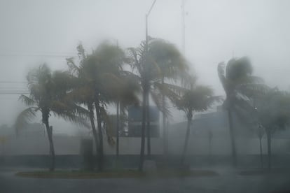 Con vientos superiores a los 250 kilómetros por hora. De acuerdo con el Servicio Meteorológico Nacional (SMN), la trayectoria actual del ciclón provocará que el fenómeno impacte dos veces en territorio mexicano. 