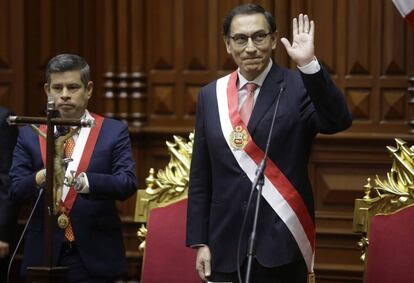 Martín Vizcarra sno Congresso depois de fazer o juramento como novo presidente de Peru.