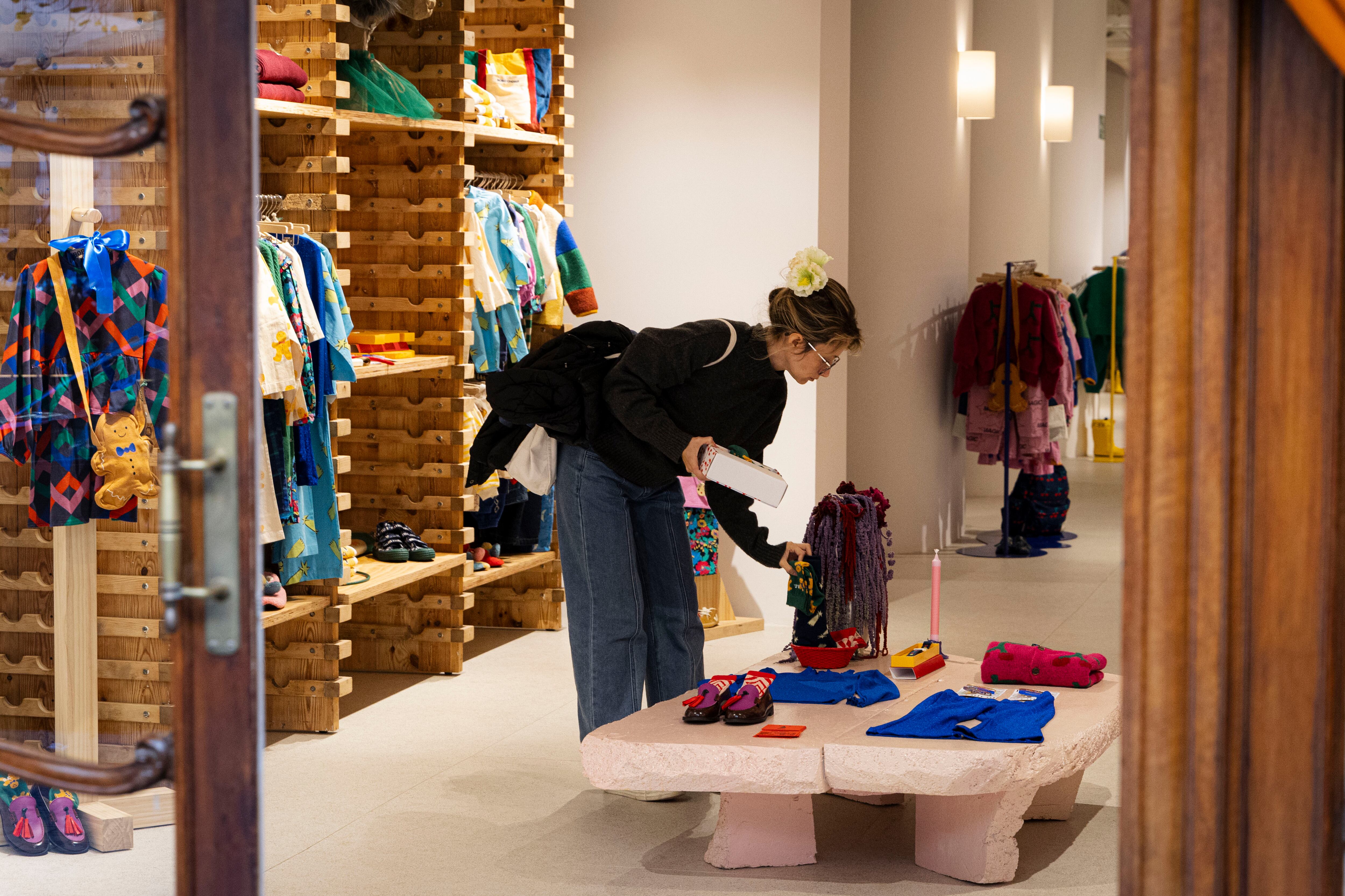 Un comercio textil en Barcelona.
