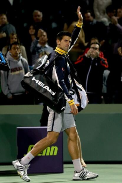 Djokovic se despide de la grada de Miami.