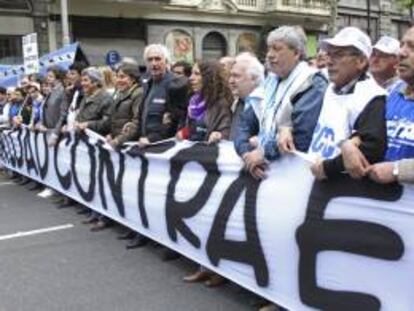 Marcha de dirigentes sindicales argentinos en la Plaza de Mayo de Buenos Aires el pasado 10 de octubre. EFE/Archivo