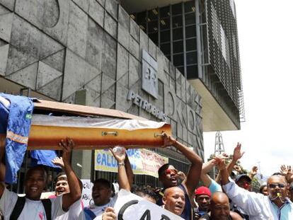 Protesto de funcionários terceirizados da Petrobras.