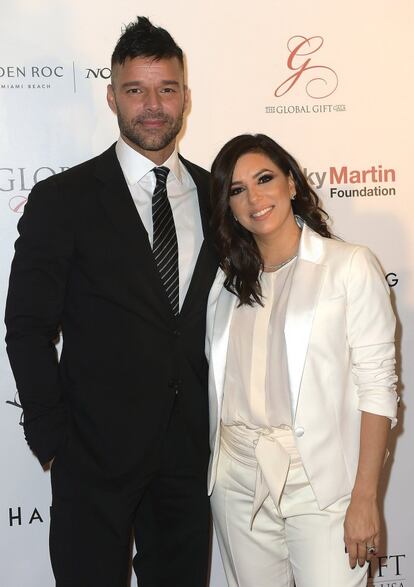 El cantante Ricky Martin y Eva Longoria fueron los anfitriones de la noche solidaria organizada en Miami por la fundación de la actriz, Global Gift, en Miami aprovechando que la ciudad estadounidense está en el ojo del huracán mediático por la celebración de Art Basel. 