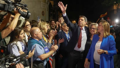 El presidente del PPCV, Carlos Mazón, y la candidata a la alcaldía de Valencia, Maria José Catalá, a su llegada a la sede del partido en Valencia.