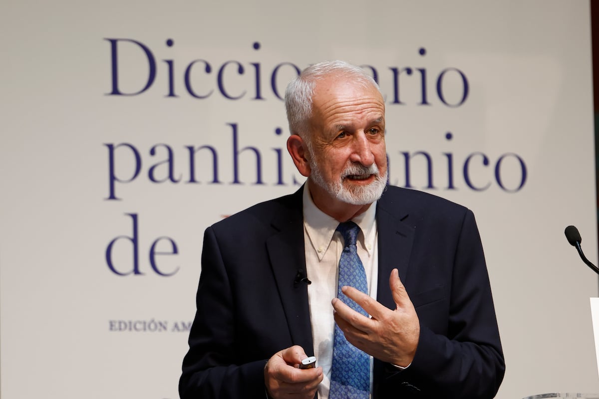 No escriba “curasán”, pero sí “brauni”: llega la nueva edición del ‘Diccionario panhispánico de dudas’
