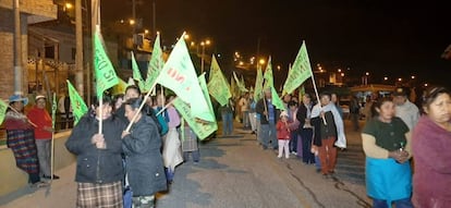 Concentración ciudadana contra la mina en el distrito de Dean Valdivia.