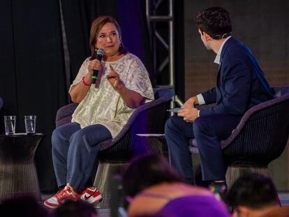 Xóchitl Gálvez en dialóga con estudiantes del Tecnológico de Monterrey, este viernes en la capital de Nuevo León.