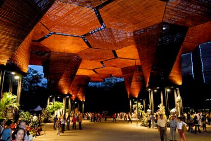 El Orquideorama del Jardín Botánico de Medellín (Colombia), obra de Carlos Restrepo con J. Paul Restrepo y Plan B.