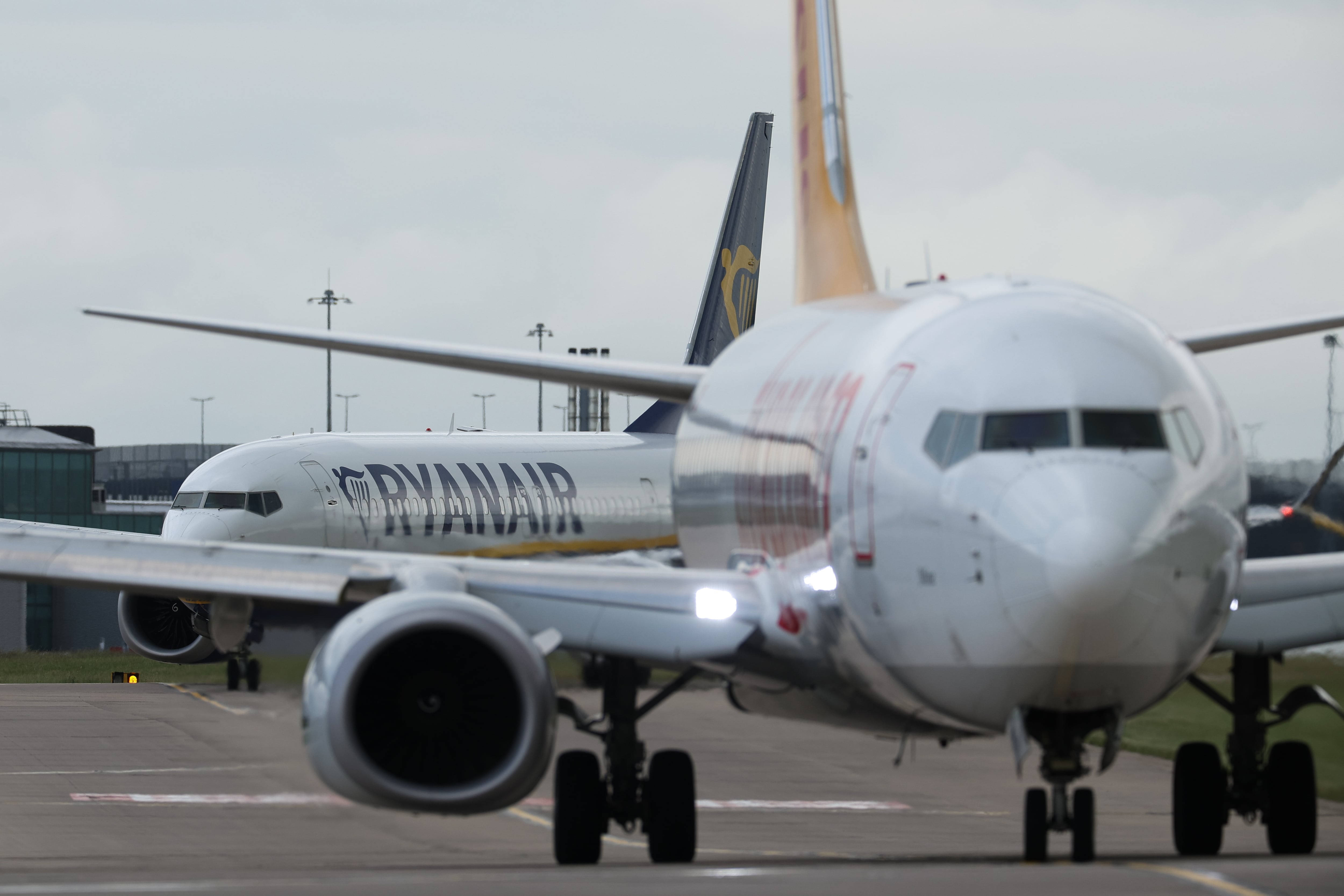 Solo Ryanair puede jugar a las coberturas de combustible