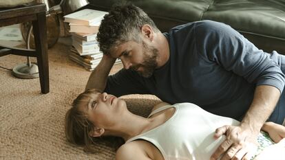 Una escena de la obra 'Les Mans', con Raquel Ferri y Ernest Villegas.